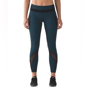 Lululemon Inspire Tight II  Size 4 Score Jacquard Black Indian Ocean / Black